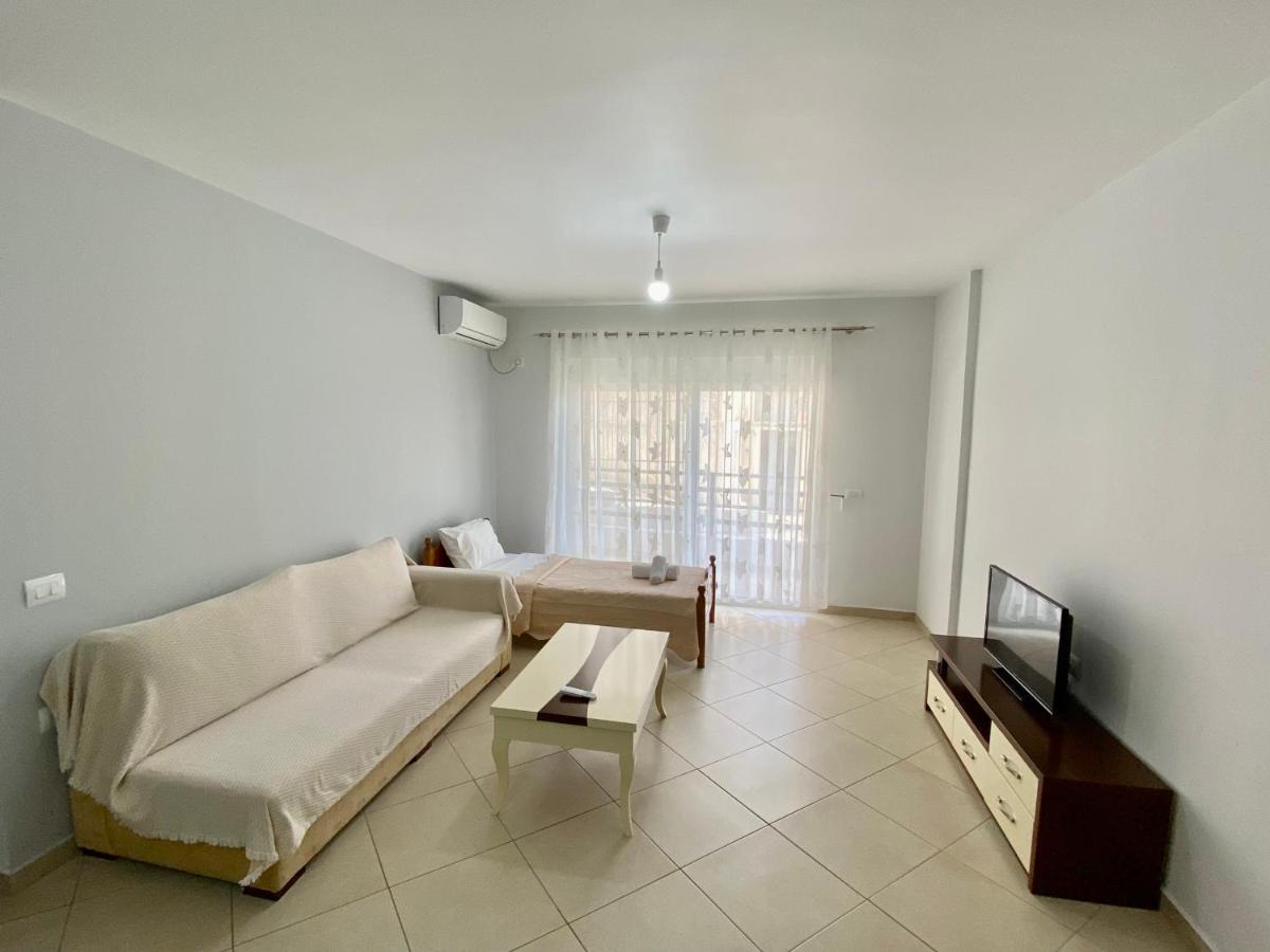 Evgenia'S Apartment Sarandë Esterno foto